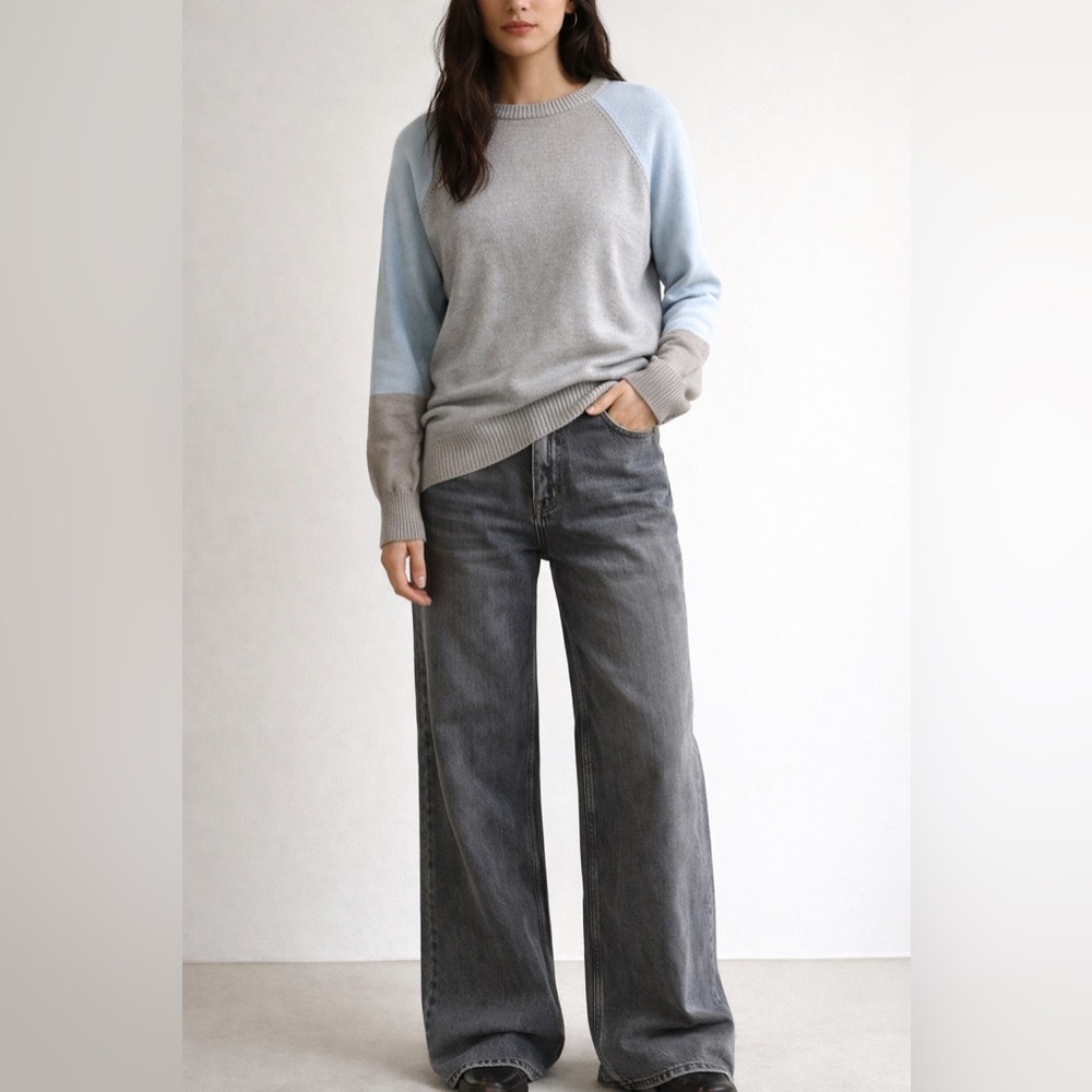 ♥️ Blue and Grey Crew Neck Sweater